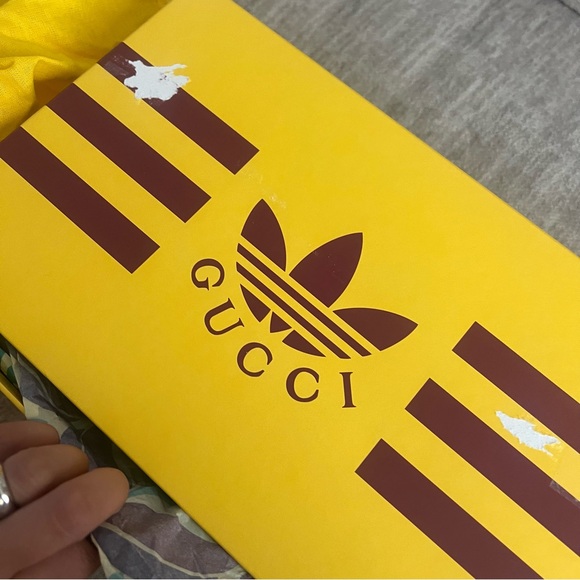 authentic pair of GUCCI X ADIDAS GG Supreme Monogram Gazelle Sneakers size 6.5 - Picture 8 of 9